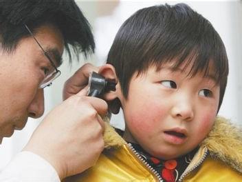 为什么儿童中耳炎容易复发？