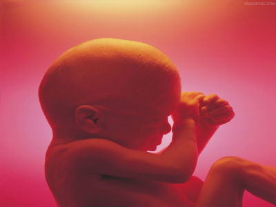 导致胎儿畸形的原因是什么？