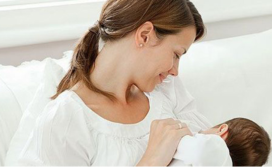 产后该如何预防乳腺炎？
