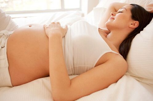 孕期睡姿可影响胎儿正常发育