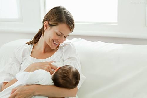 哺乳期乳头皴裂的原因及改善方法