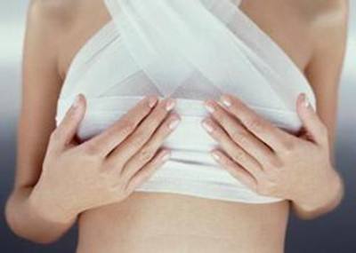 女人学会“自摸” 预防4种乳房疾病!