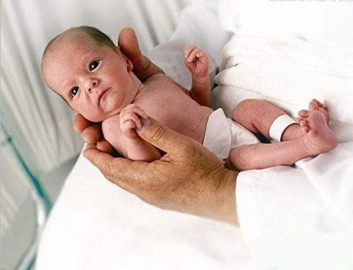 剖腹产出生的宝宝免疫力低是真的吗